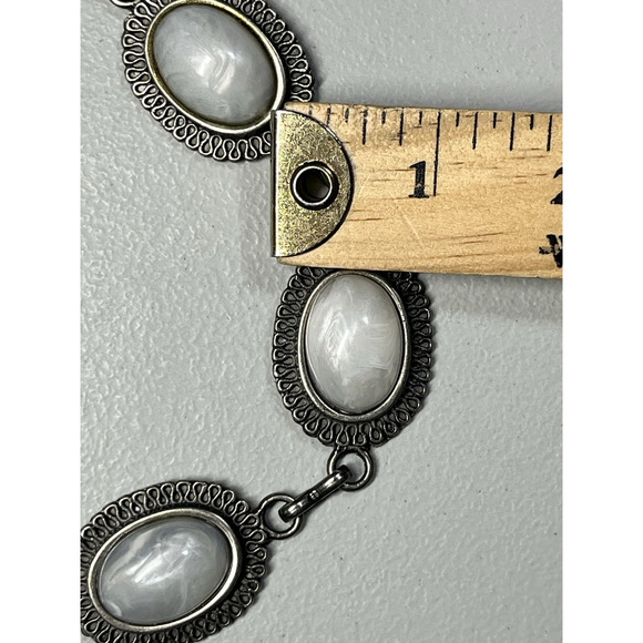 Silver Tone Metal Waist Belt Belly Chain Mother of Pearl Tone Oval Medallion 39\